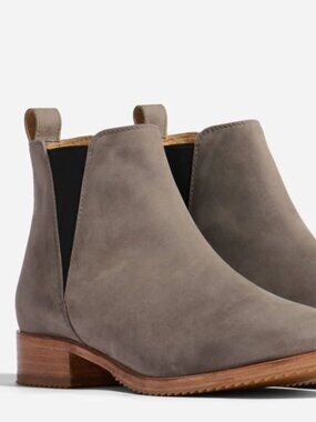 Nisolo Eva Everyday Chelsea Boot in Gray, size 8.5